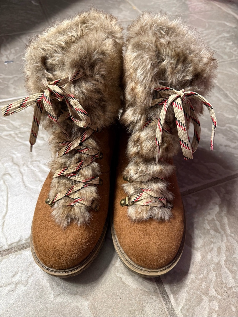 Universal Thread Tan Faux-Fur/Suede Lace-Up Boots size 10